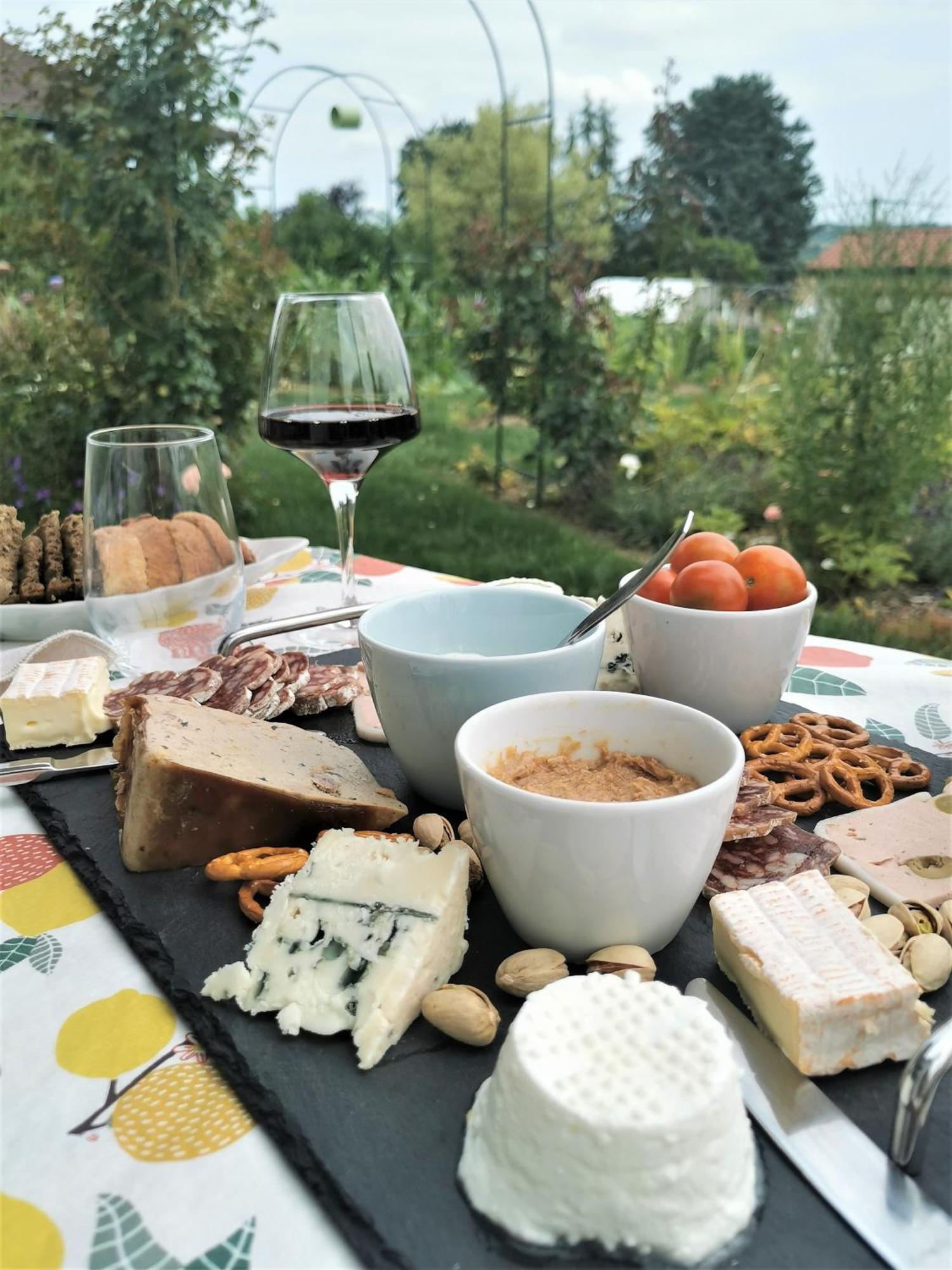 Bed and Breakfast Au Jardin Des Deux Roches Prisse Екстер'єр фото